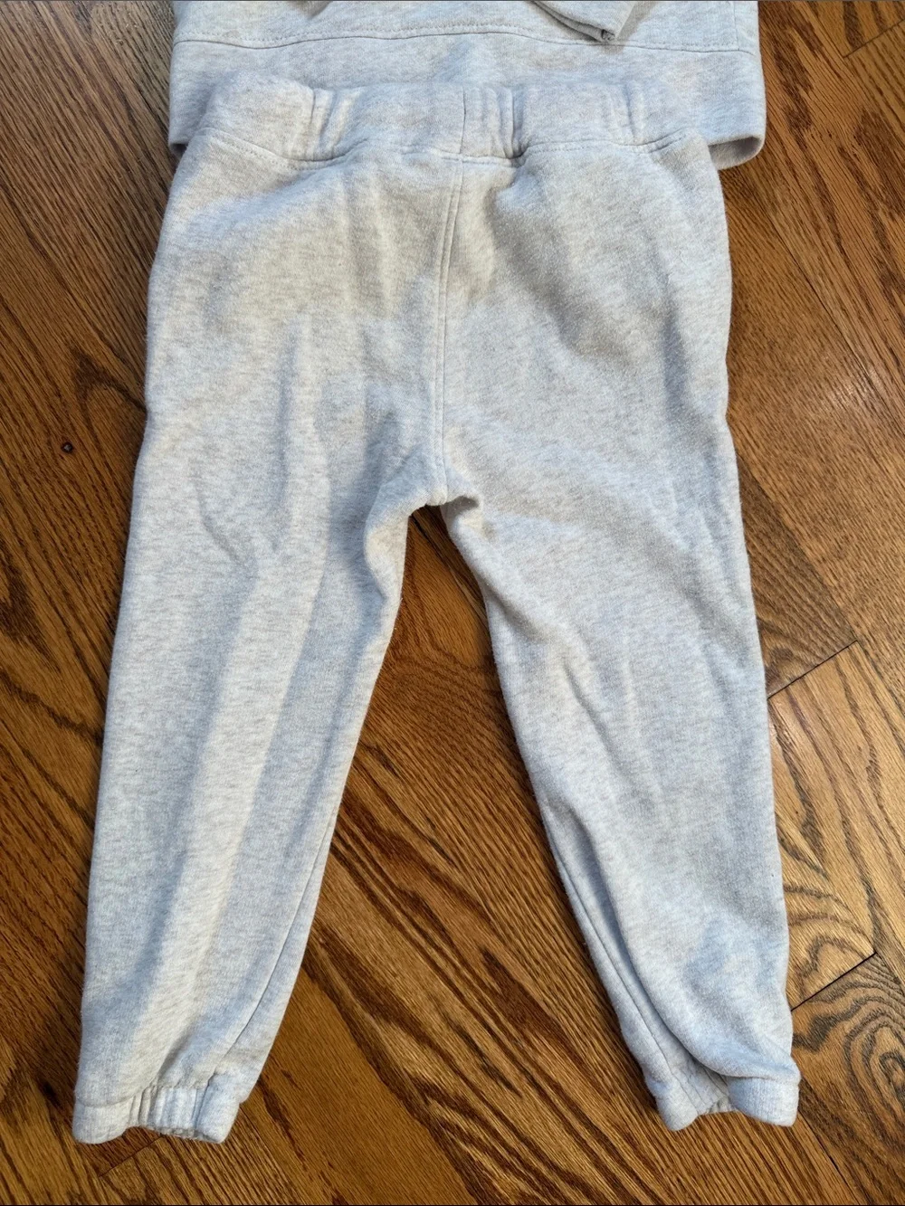 Girl’s Old Navy Matching Sweatsuit. Size 4T. Like New Condition.